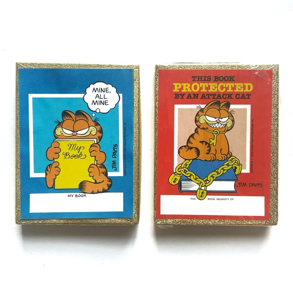 Vintage 1978 Garfield The Cat Jim Davis Book Plates Two Boxes Red Blue Mine Cute